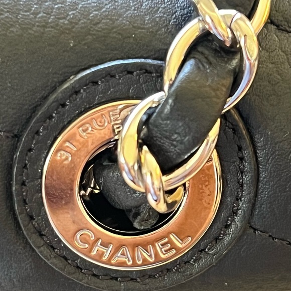 CHANEL Chevron V Stitch Chain Shoulder Bag Leather Black - Picture 5 of 14